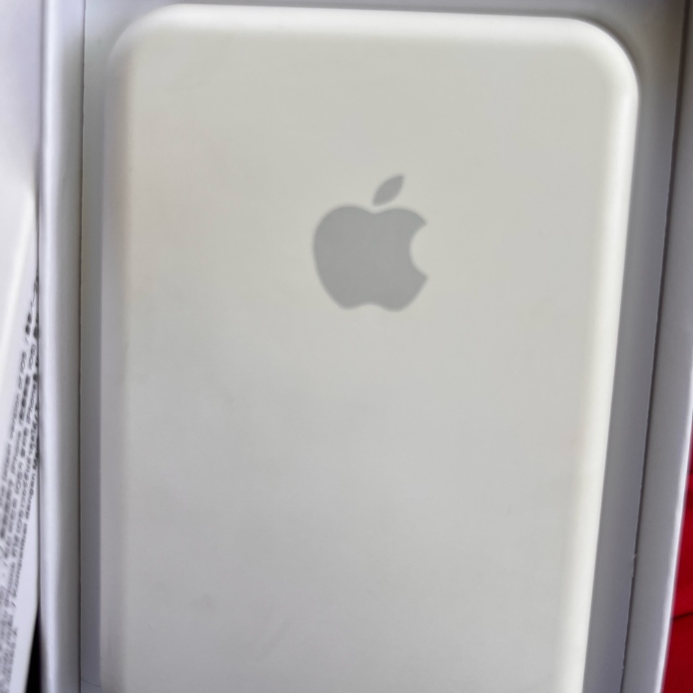 Apple MagSafe Battery Pack